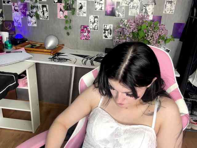 TressaKeliipio webcam
