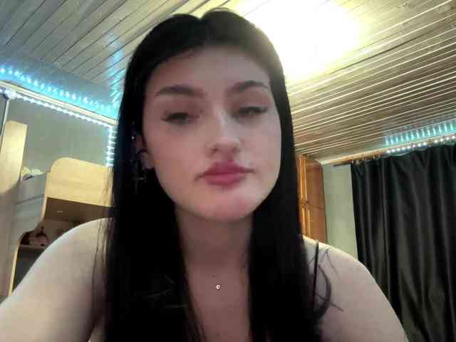 TressaKeliipio webcam