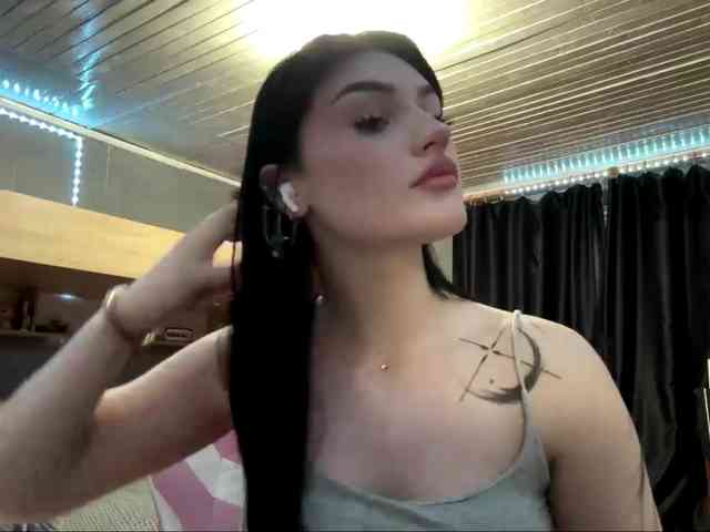 TressaKeliipio webcam