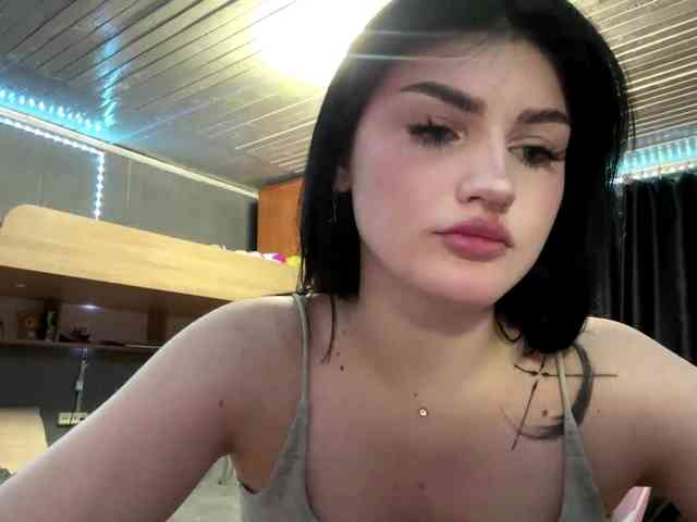 TressaKeliipio webcam