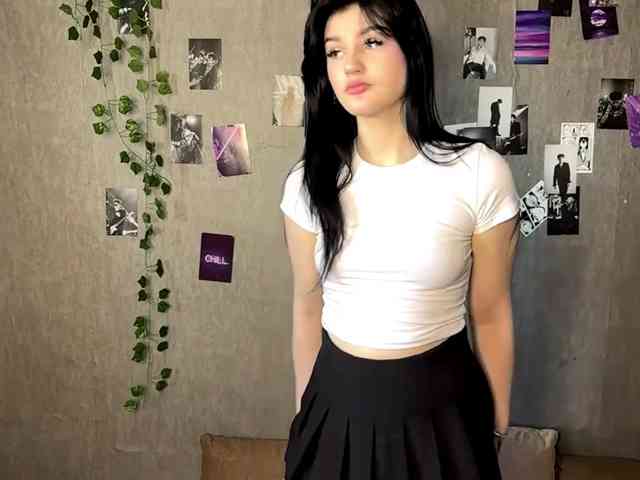 TressaKeliipio webcam