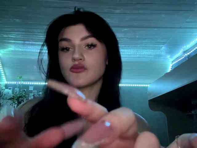 TressaKeliipio webcam