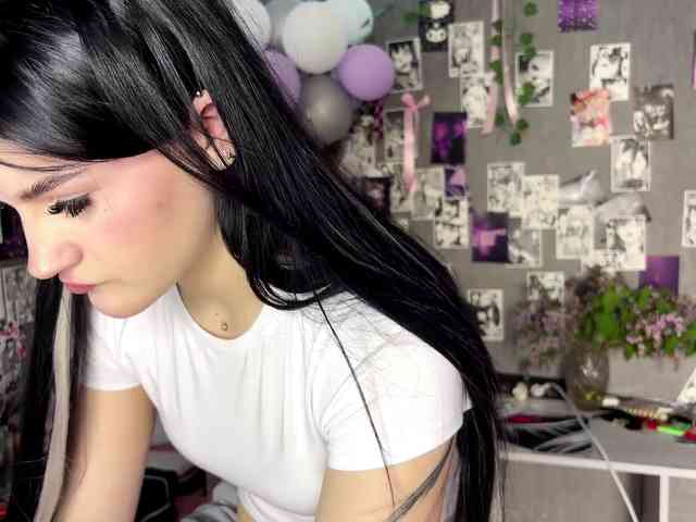 TressaKeliipio webcam