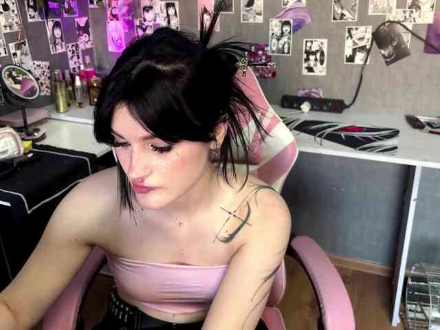TressaKeliipio webcam