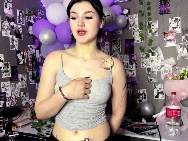 TressaKeliipio webcam