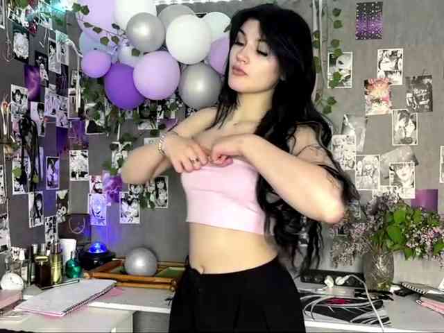 TressaKeliipio webcam