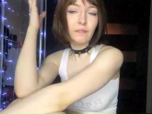 virusDoll's BongaCams show and profile