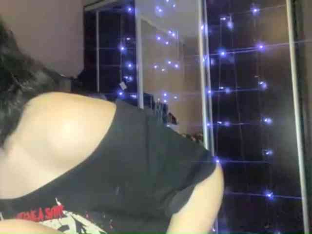 virusDoll webcam