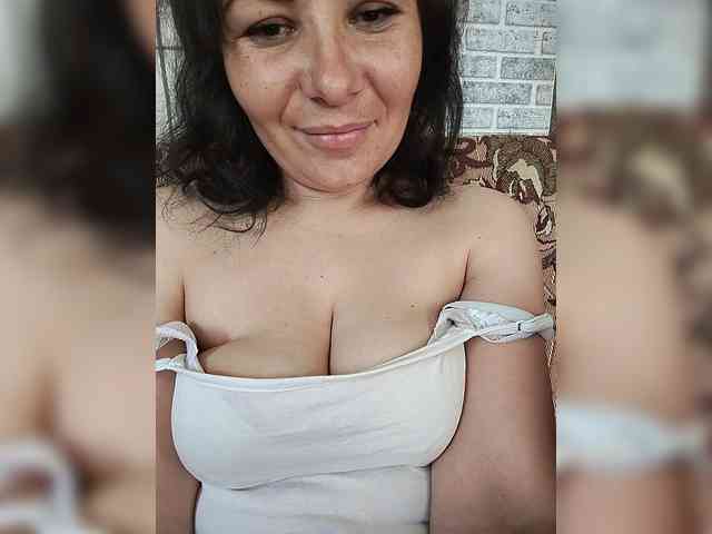 Melaniya2410 webcam