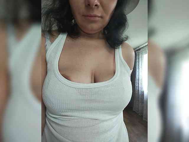 Melaniya2410 webcam