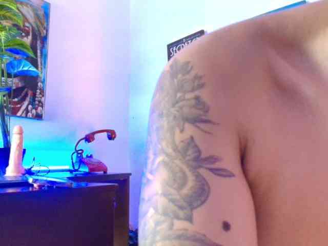 LiamRochi webcam