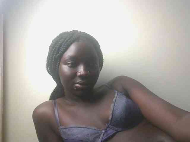 Ebonymaya25 webcam