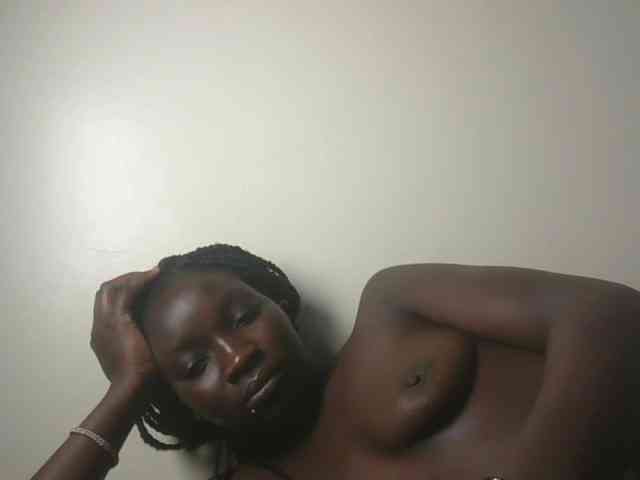 Ebonymaya25 webcam