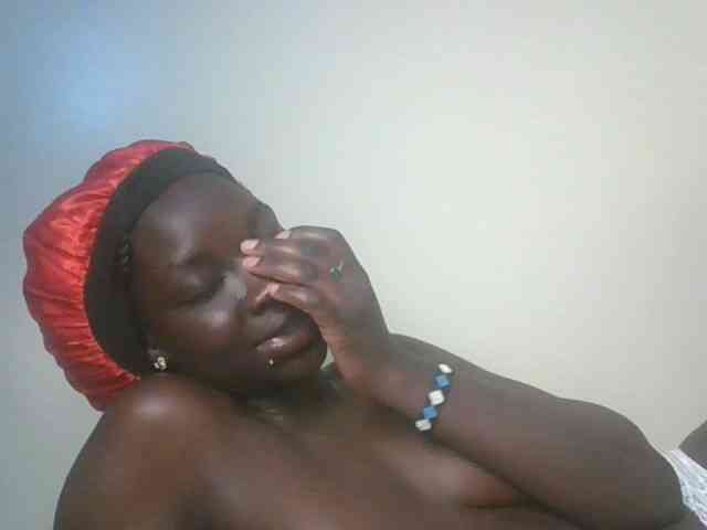 Ebonymaya25 webcam