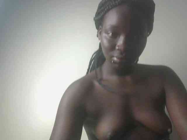 Ebonymaya25 webcam