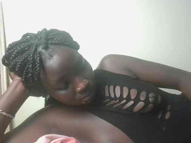 Ebonymaya25 webcam