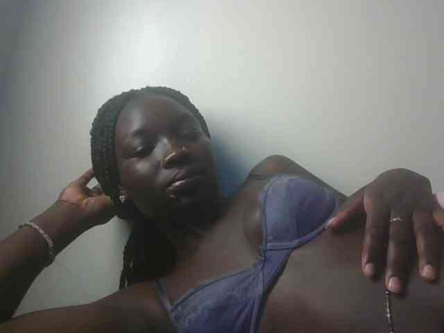 Ebonymaya25 webcam