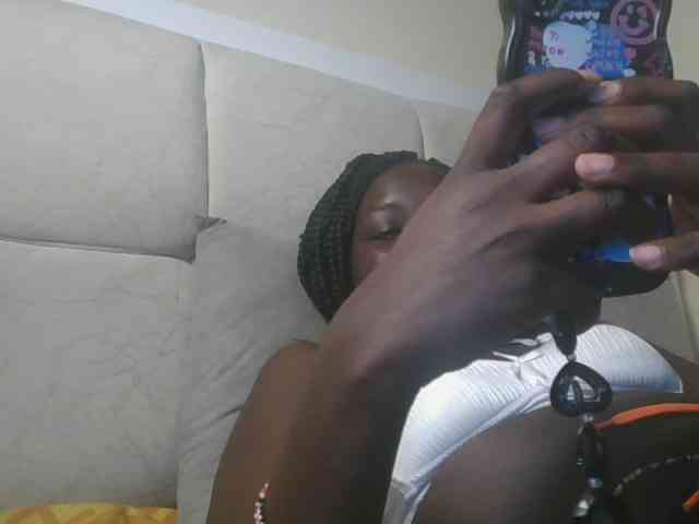 Ebonymaya25 webcam