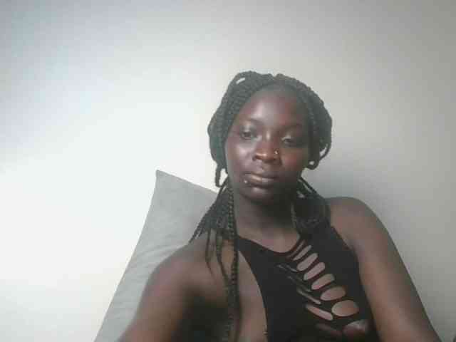 Ebonymaya25 webcam