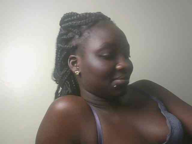 Ebonymaya25 webcam