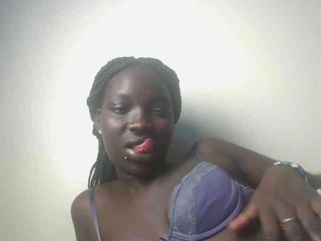 Ebonymaya25 webcam