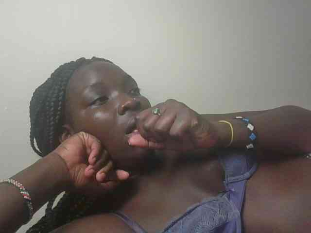 Ebonymaya25 webcam