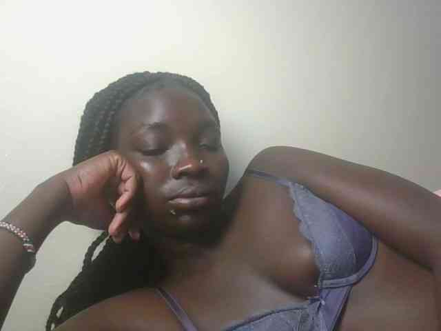 Ebonymaya25 webcam