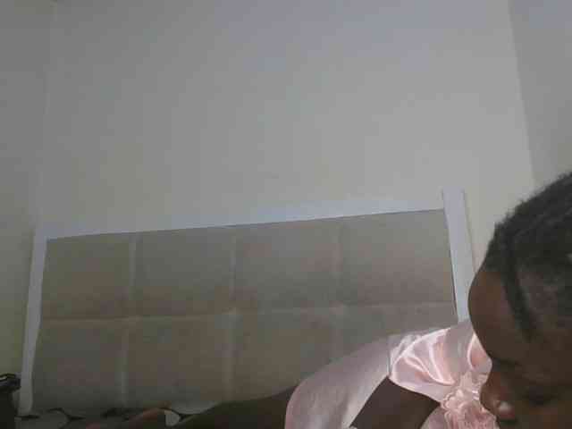 Ebonymaya25 webcam