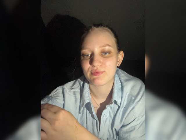 1Cutee live webcam show