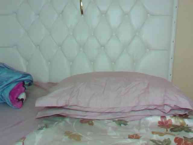Hornygirl21 webcam