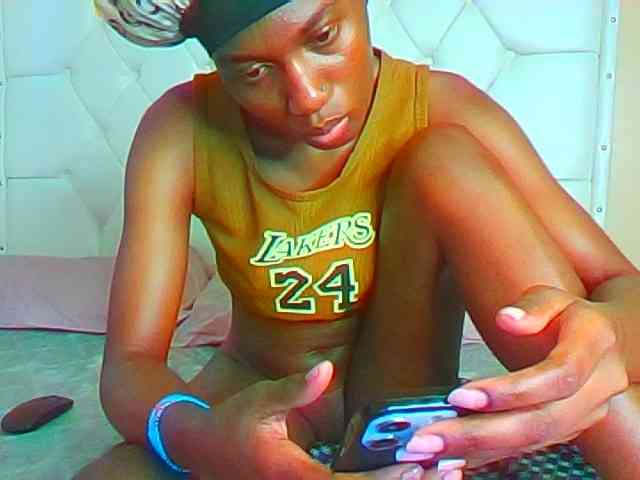 Hornygirl21 webcam