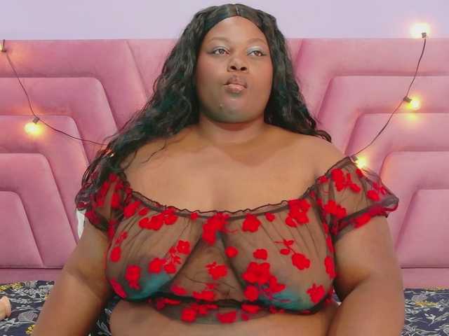 bigcurvymoomy