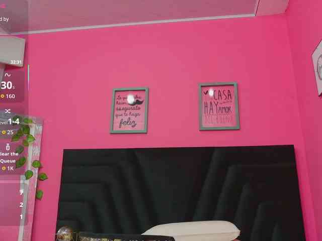 bigcurvymoomy webcam
