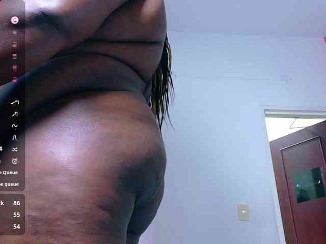 bigcurvymoomy