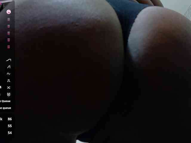 bigcurvymoomy