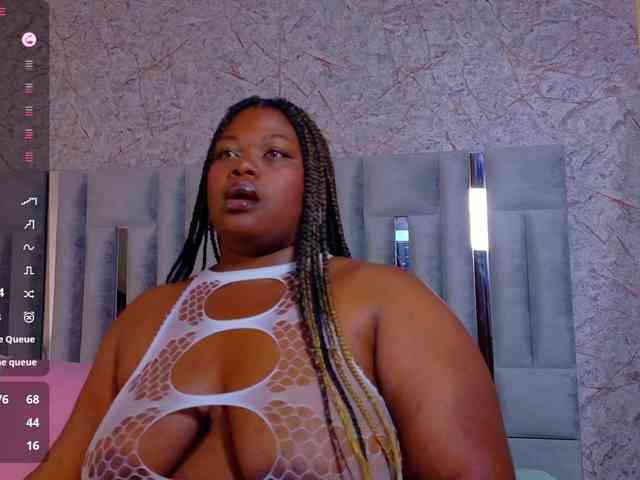 bigcurvymoomy webcam