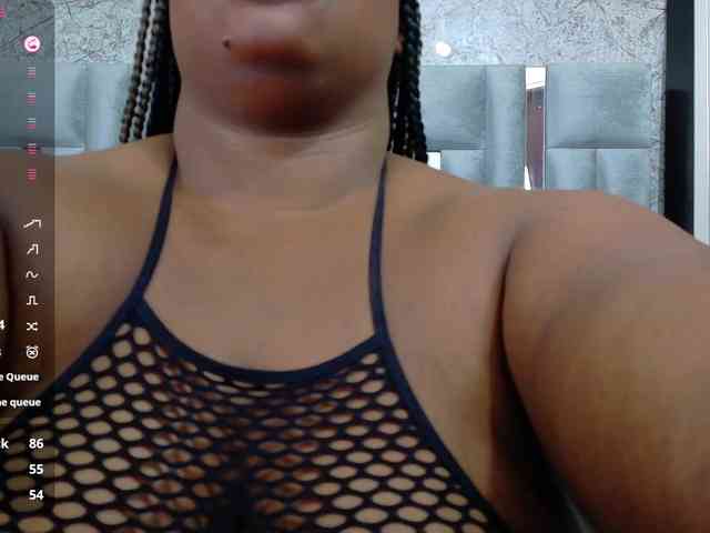 bigcurvymoomy