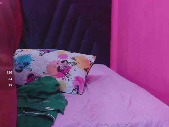 bigcurvymoomy webcam