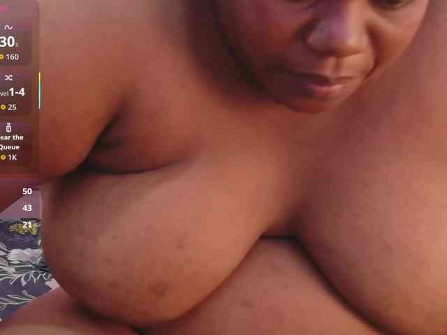 bigcurvymoomy