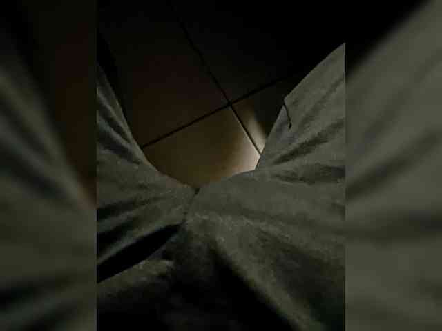 BeeMax-1 Live Webcam on BongaCams