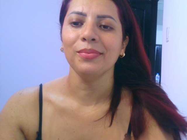 le modèle ANNE-KIS est en webcam porno dans un show sur le site bongacams, il possède les tags suivants: Latino/Hispanic,Redhead,Hairy