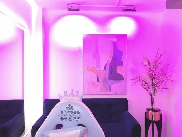 ary-gala live cam on BongaCams