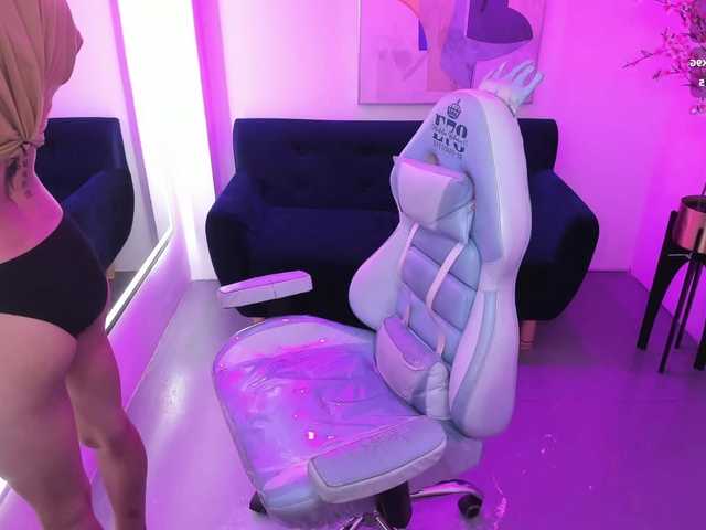 ary-gala live cam on BongaCams