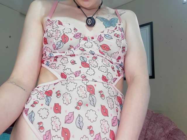 Julisinangel live cam on BongaCams