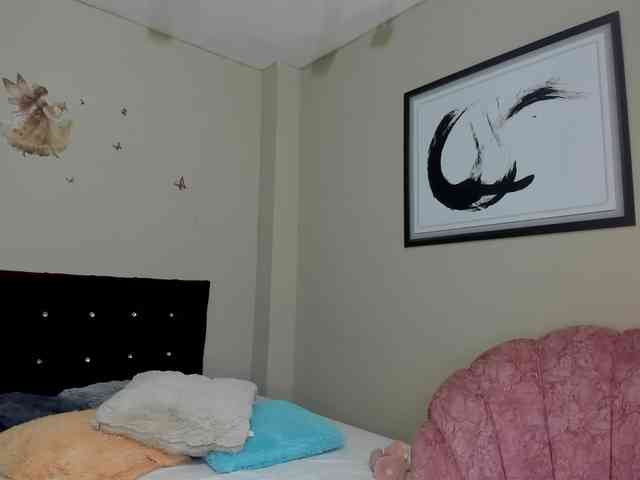 Julirose451 webcam