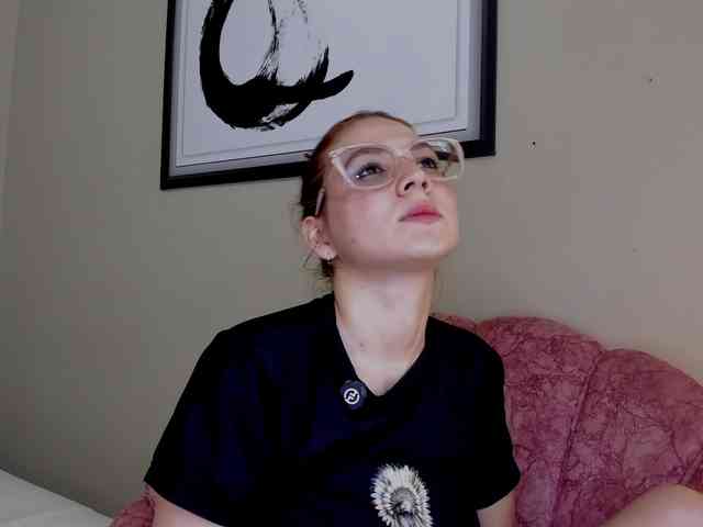 Julirose451 webcam