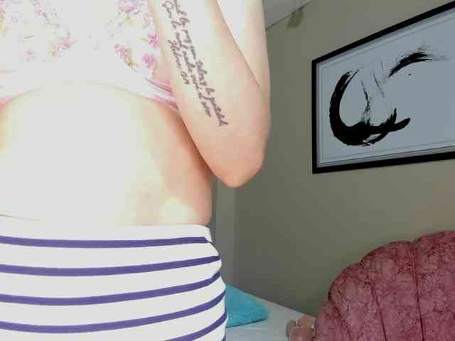 Julirose451 webcam