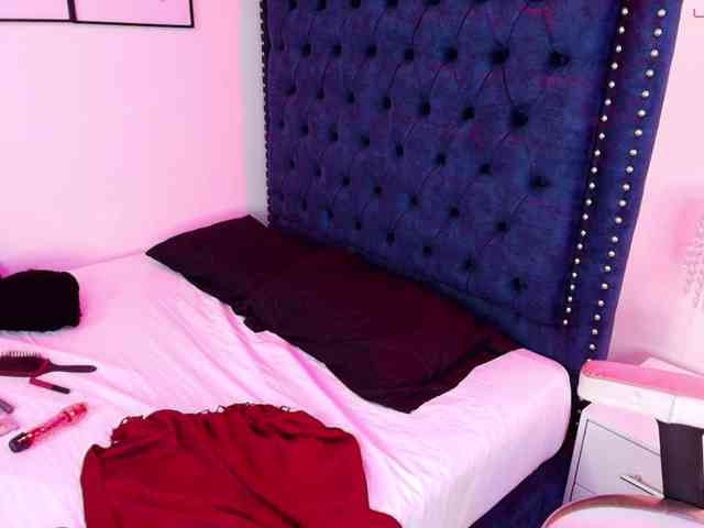 Hera-blake webcam