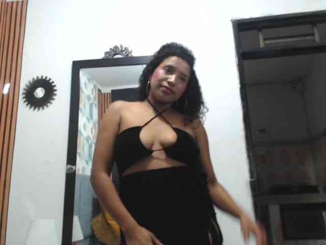 Bella-Alaska webcam