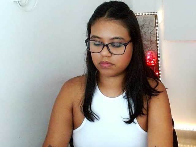 Shawnycarson live cam on BongaCams